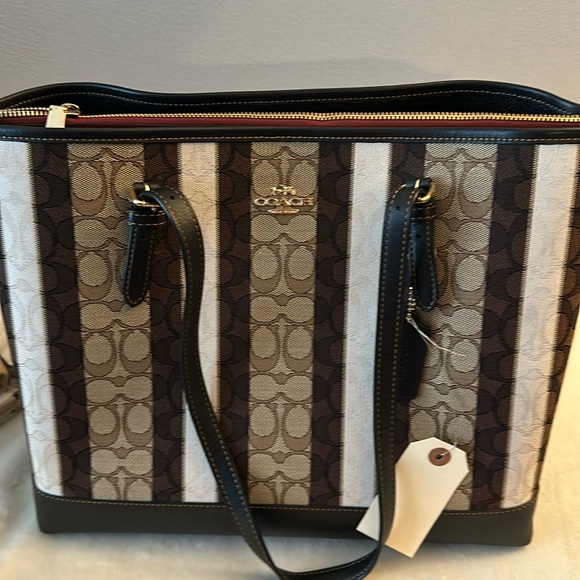 Coach Handbags - Coach with wallet